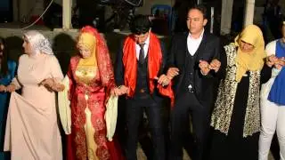 Fırat Gezer & Arzu Orhan Düğünü    Gelin ile Damat oynuyor2- 15.08.2015