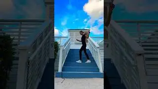 And just like that, im back in 2020🤪 #fyp #viral #stairs #dance #shuffledance
