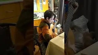 Первая песня Лёши