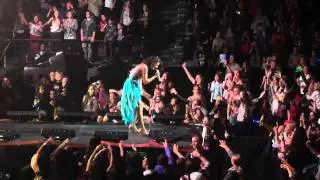 HD Who Says + Speech - Selena Gomez in Montreal 30/10/11