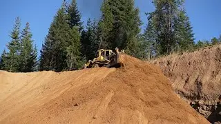 D9N Cat Ripping Overburden