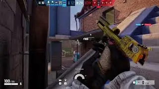 i played rainbow on pc im very bad at it and cant aim