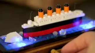 Brick Loot Exclusive Brick Building Titanic and Iceberg with LED Light Kit