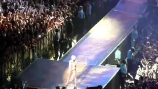 Pink - The 02 01/05/09 - Just Like A Pill