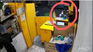 Camera me kaid hui chori karte hue customer …dhyan se pura video jarur dekhen…