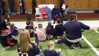 When the Chicago BEARS read at story time