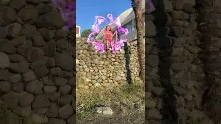 Хорошие девочки по заборам не лазят 🤣🤣🤣 