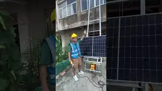 The Cheapest Way to Install Solar Panels #solarsystem #ladderhoist #solarpanellift