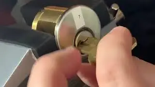 Вскрытие замка дверного. Бампинг.