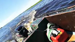 Выпал за борт лодки 😨