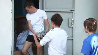 Школьники из Витязево собирают макулатуру