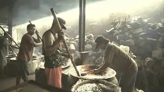 Proses pembuatan dodol atau kue keranjang di pabrik dodol Ny. Lauw di Tangerang