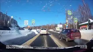 В Новочебоксарске водитель маршрутки пнул собеседника на дорогу