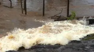 Represa de Salto Grande con 32mil m3/s 23/12/2015
