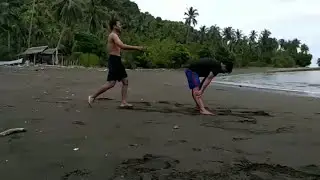 Lucu lucuan di Pantai Losa Mamuju