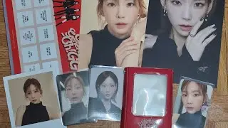 230421 (開箱 Unboxing 73)Taeyeon 2023 SEASON`S GREETINGS PHOTO PACK & COLLECT BOOK