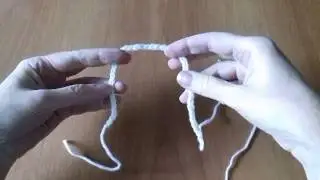 Как легко соединить цепочку из воздушных петель крючком // The connecting chain hook.