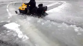 Испытание шипов на снегоходе стелс