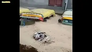 Flooding in India on August 14, 2020. A huge layer of mud and clay has immured people!