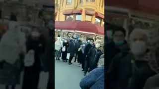 Azadi / Sıraya geç lan / ot yiyin ot / bide gülüyor /