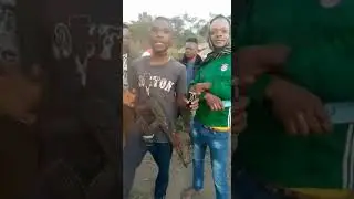LE CHEF REBELLE MANDEFU ALIAS MANYOWA MANYOWA SIMBA MUKALI EXHIBE SES FORCES