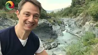 COME UN FIUME CHE SCORRE