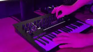 Dark Synthwave Sequence on Synth
