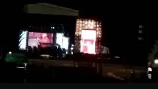 Louis and Niall singing little black dress together tonight