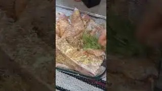 preparando costillas de cerdo deliciosas.