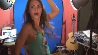 Tory Taranova Tries to Twerk