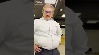 КТО ЭТО На видео как минимум семь мелочей, наводящих на правильный ответ! Найдёшь их все👇