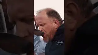 Тоже по 100 раз слушаете готовый трек?😃 