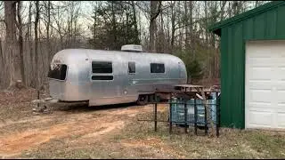 It’s Airstream Time, Starting Renovations, Lifting The Shell Off The Trailer Frame