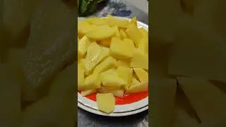 Жарю картошку с грибами и луком #грибы #рецепты #рецепт #картошка #жареннаякартошка #лук #вкусно