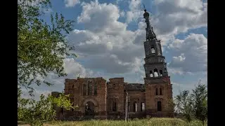 Церковь Казанской иконы Божией Матери с  Логиновка Саратовская пизанская башня.