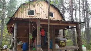 Обзор рыбацкой избы на берегу озера Пяозера (Карелия, север)