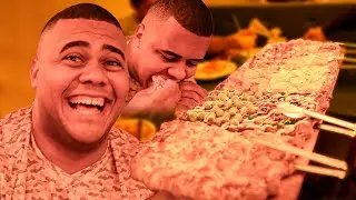 BITELO DESTROYED A 1 METER PIZZA WITH HIS FAMILY MEMBERS