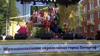 Группа Шарман Балаган поздравили жителей города Петергофа с днем рождения! 14.07.2018 год(26)