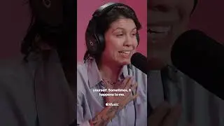 Pláticas profundas con @TravisMillsTV y @AppleMusic 🩶🩶🩶 #maciel