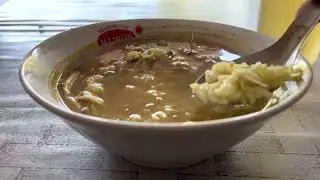makan soto kare solo