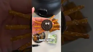 Cookie Spiders for Halloween! #Shorts #Halloween2024 #HalloweenTreats #HalloweenIdeas #SpookySeason