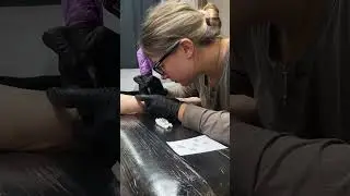 Маленькие тату на руке - Алиса в стране чудес. Милые татуировки от мастера Mini Cat Tattoo