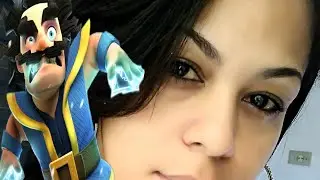 Jogando Clash Royale