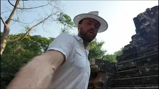 Am Fost Singurul Turist in acest Templu !