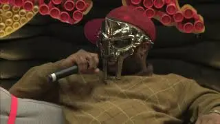 MF Doom про разных персонажей и о том, почему он носит маску (с переводом Selector)