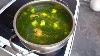 Бозбаш из курицы очень сытный и вкусный суп .