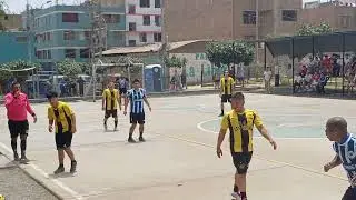 THEY'RE PLAYING FOOTBALL LIKE CRAZY IN THE NEIGHBORHOOD #FOOTBALL #NEIGHBORHOOD #FUTSAL