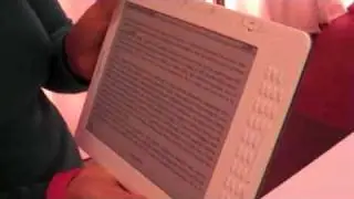 Amazon Kindle DX First Hands on 1