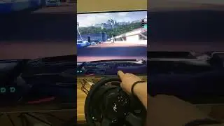 Thrustmaster T300 - топовый руль за свою, Logitech  - отстой 