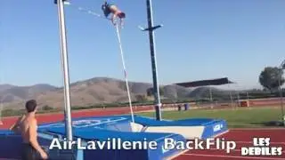 Un backflip durant un saut à la perche